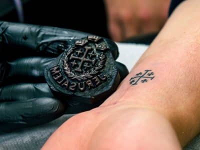 Comment les tatoueurs de rue sont devenus si populaires