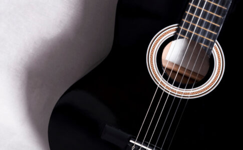 Guitare acoustique ou électrique : comment choisir ?
