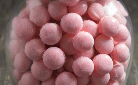 Les bonbons roses : une touche gourmande et colorée pour tous vos événements festifs !