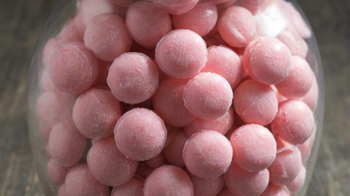 Les bonbons roses : une touche gourmande et colorée pour tous vos événements festifs !