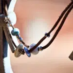 Porter des bijoux avec le symbole spirituel de l’arbre de vie : les bienfaits