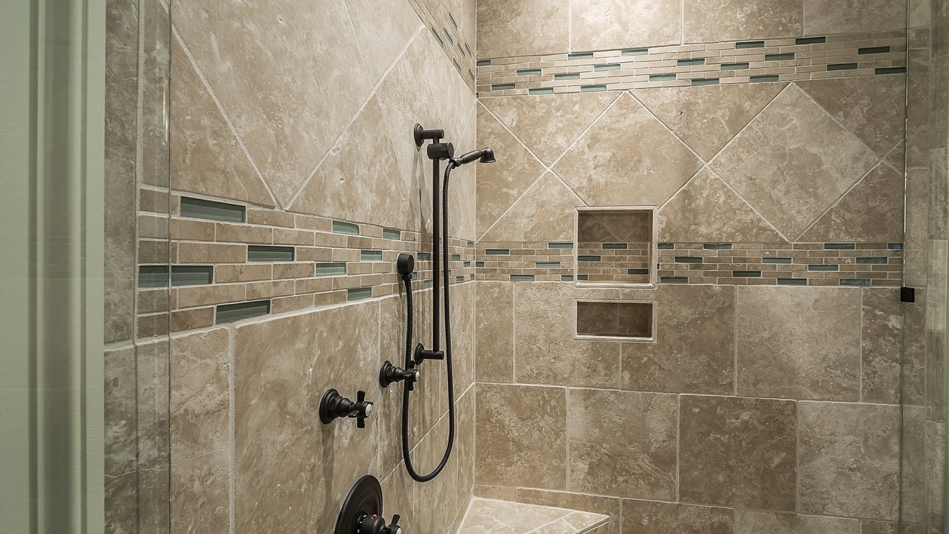 Quel carreau choisir pour la douche ?