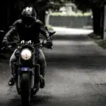 Quels sont les avantages d’un casque de moto adapté ?