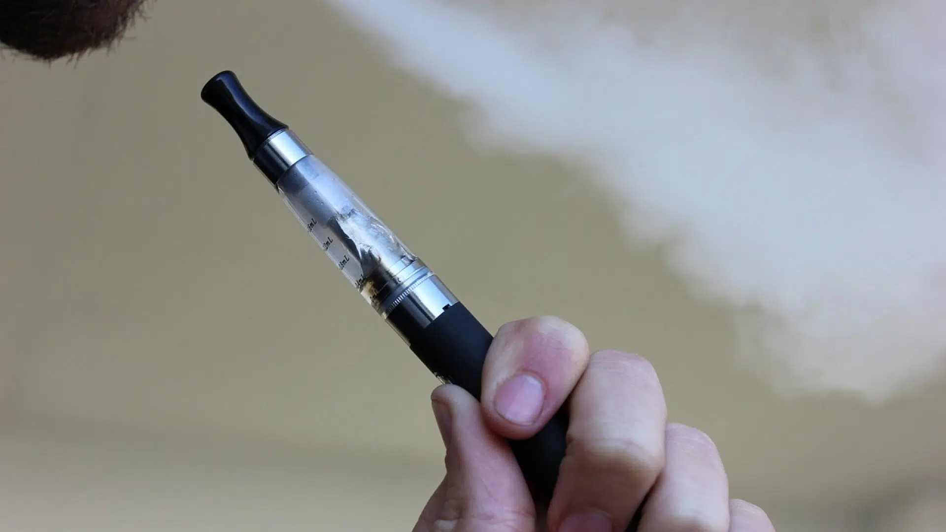 Qu’est-ce qu’une tubeuse à cigarette électrique ?