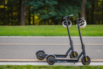 Trottinette électrique : ce que la loi impose vraiment en matière d'assurance